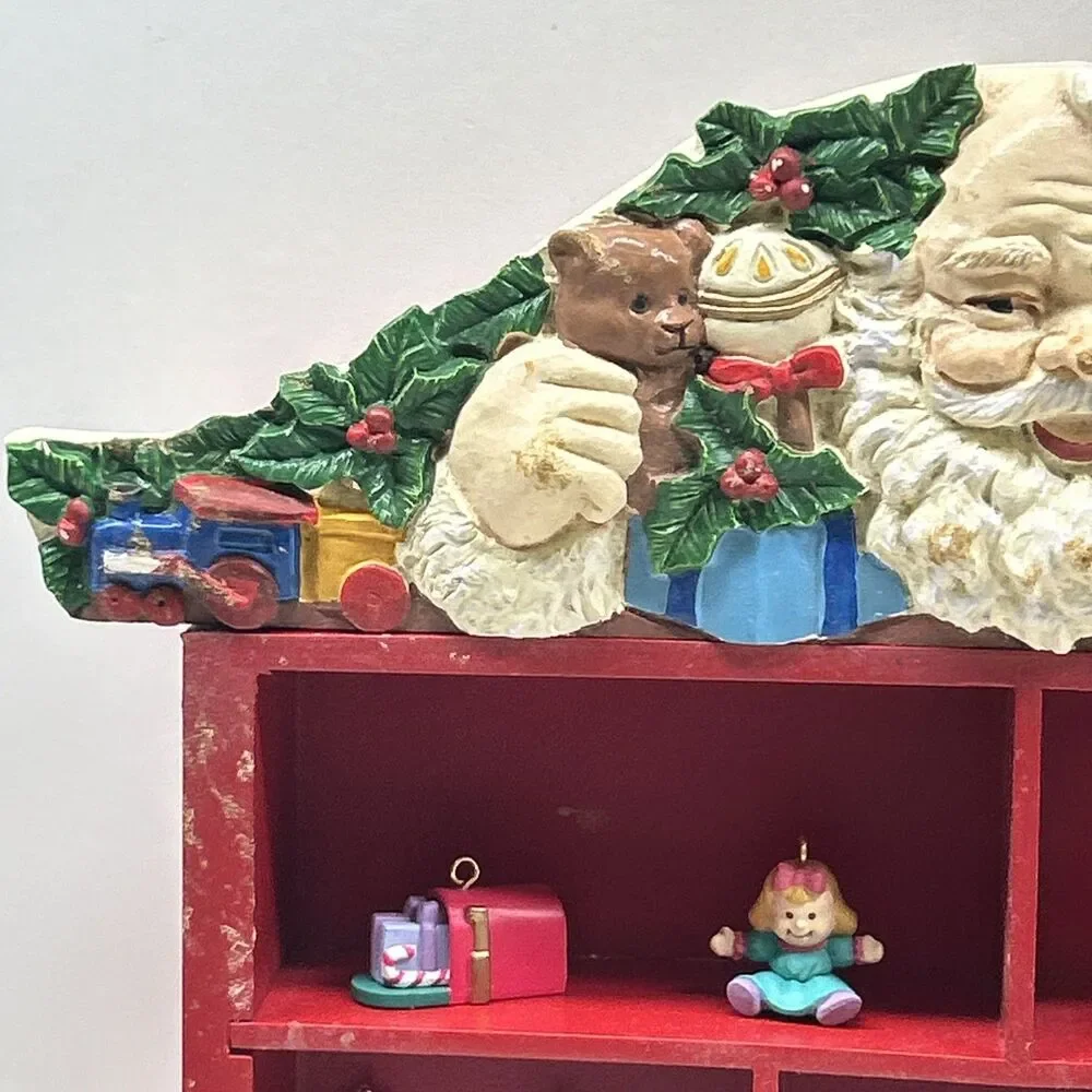 Vintage Enesco Santa Shadowbox Wall‎ Hanger With 20 Tiny Figurines